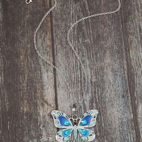 unbranded Jewelry - *NIP* Blue Fashion Butterfly Pendant Necklace